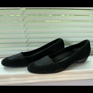 Ferragamo low suede heel with elastic across the front